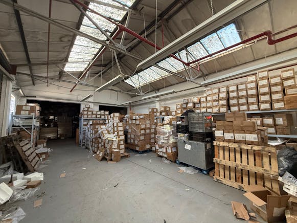 18 Towerfield Road, Southend-on-Sea, Industrial To Let - WhatsApp Image 2026-03-06 at 09.47.59 (3).jpeg