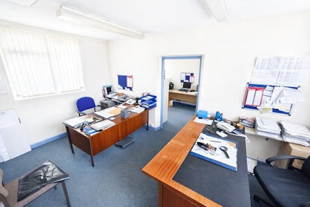 17 Trinity Street, Leamington Spa, Office / Retail For Sale - edited internal 8.png