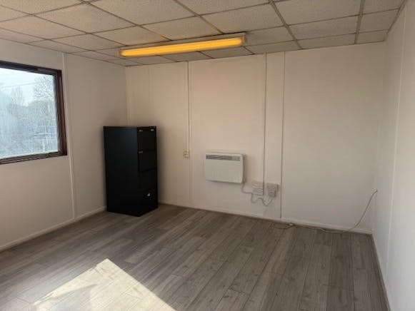 25-29 Tweed Road, Northampton, Offices To Let - Internal 2.jpg