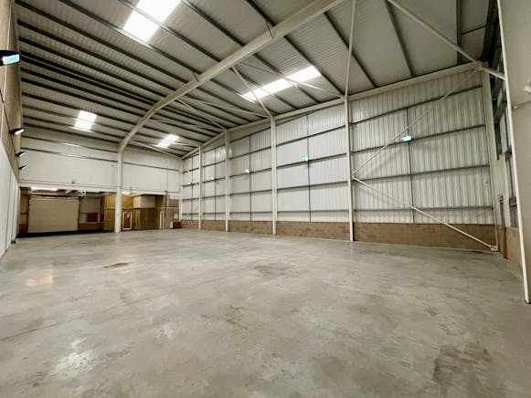 Unit 1 Quatro Park, Bringewood Forge, Milton Keynes, Industrial To Let - IMG_3953.JPG