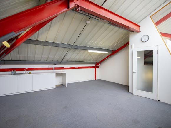 Unit 4 Maple Industrial Estate, Feltham, Industrial / Warehouse To Let - 3.jpg