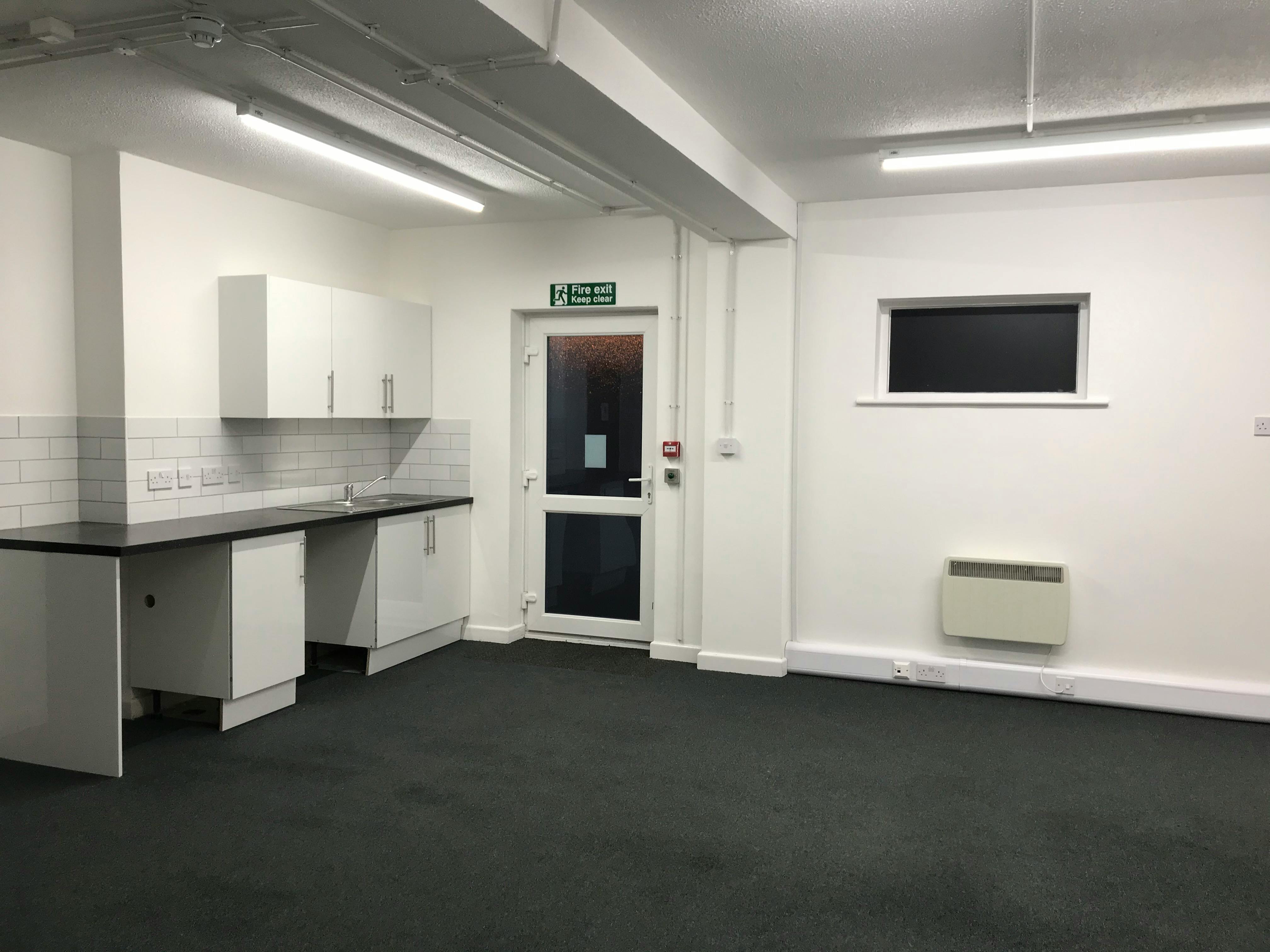 Office in Portsmouth - photo 4