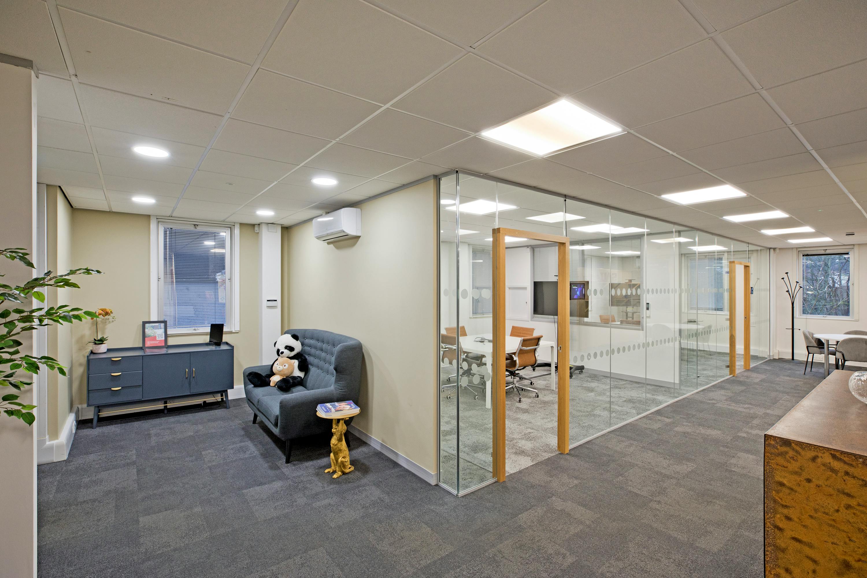 Springwood House, Leeds, Offices To Let - IMG_4089.jpg