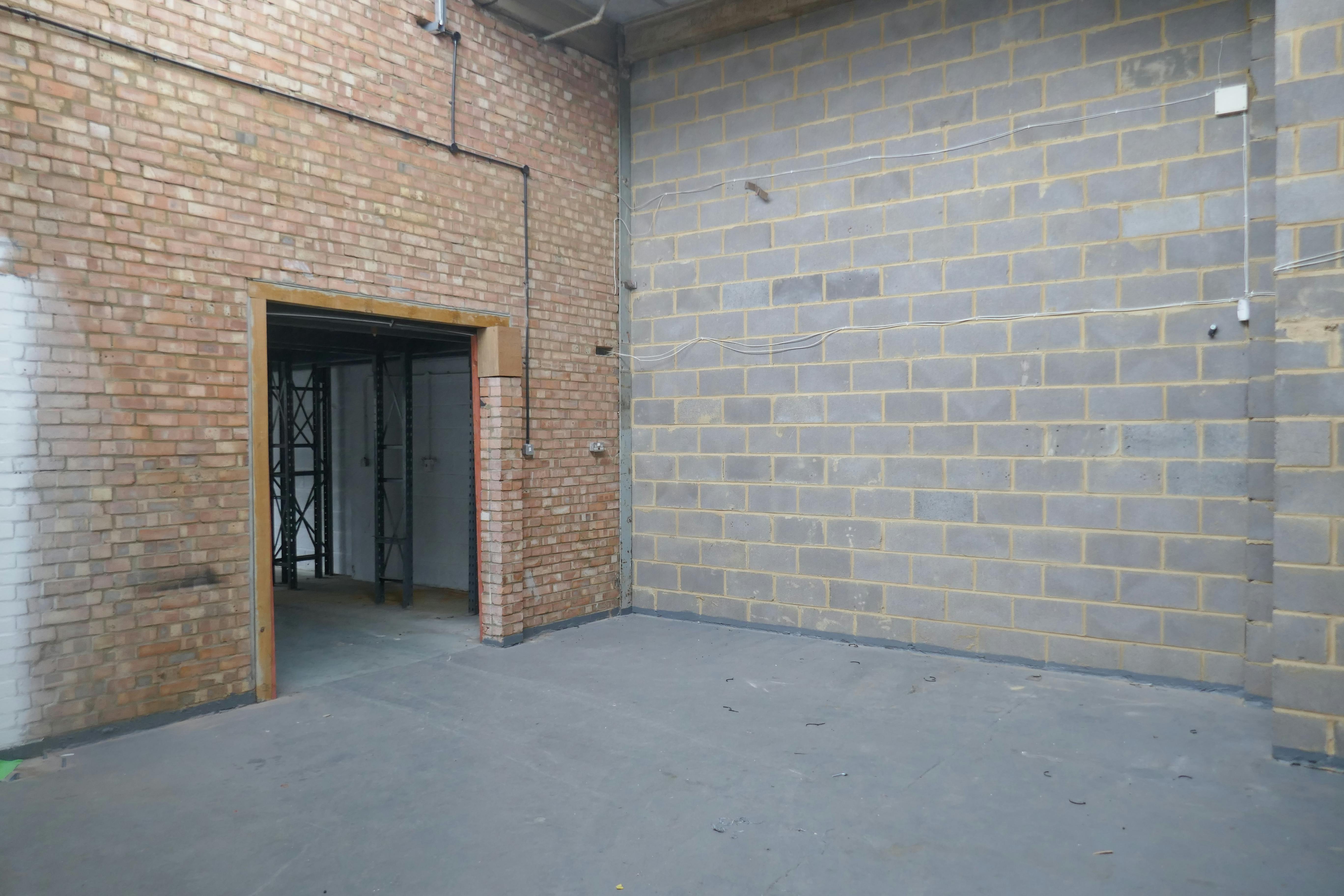 Unit 7, Harlow, Industrial To Let - P1030456.JPG