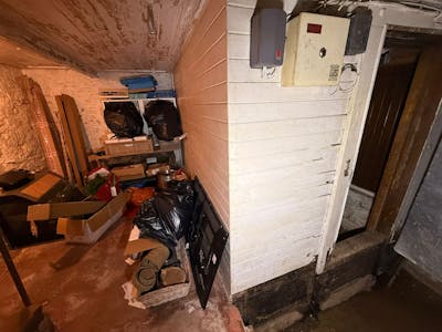 17 High Street, Westerham, Retail To Let - WhatsApp Image 20251213 at 154530 1.jpeg