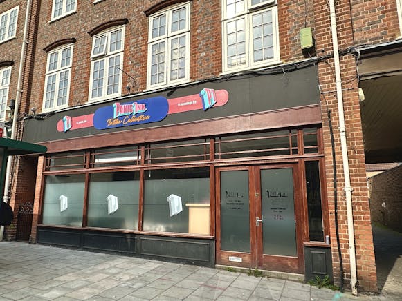 11 Hermitage Road, Hitchin, Retail To Let - Image 1