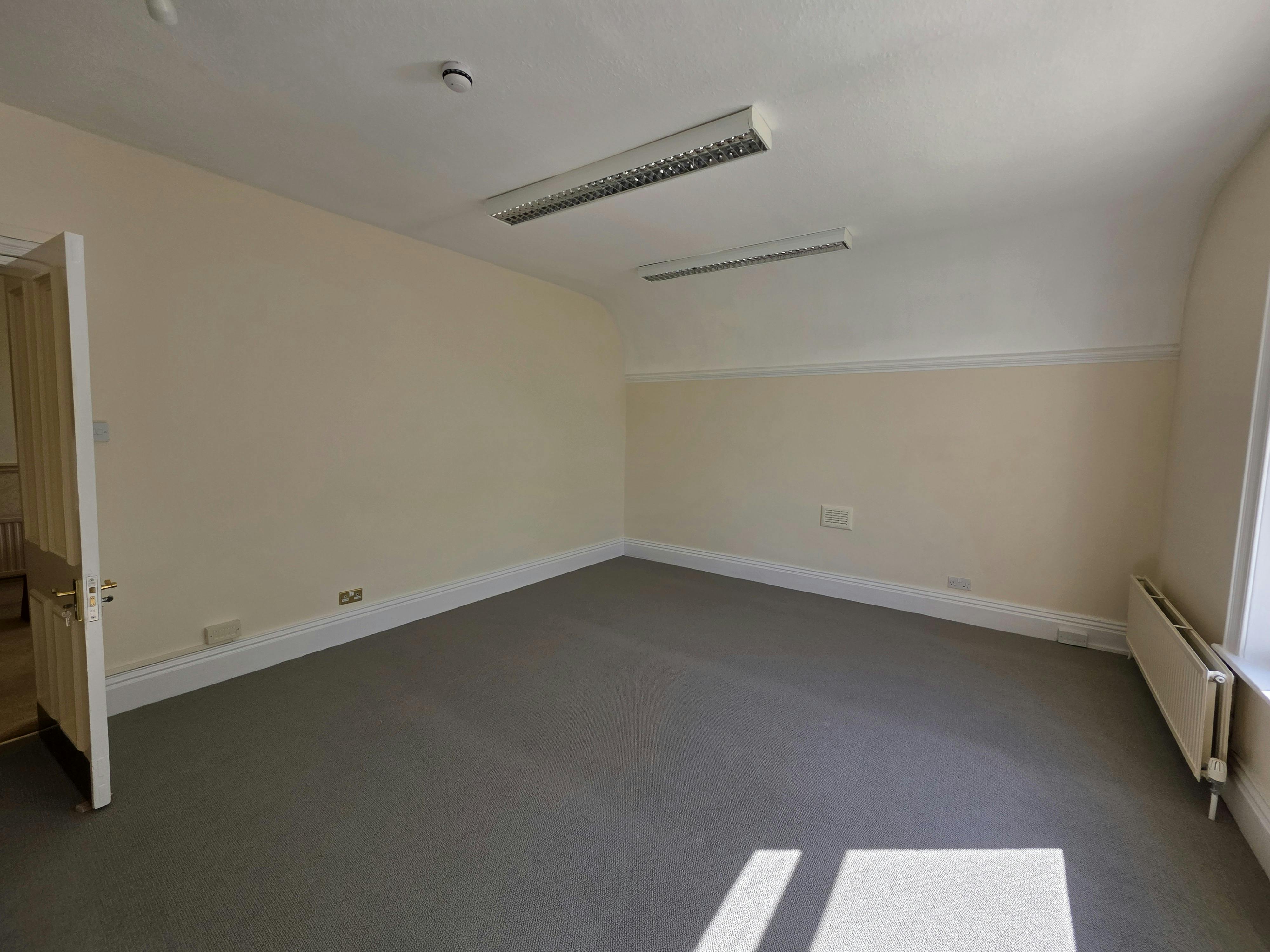 7 Victoria Avenue, Harrogate, Offices To Let - 1000043290.jpg