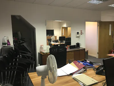 Unit 2 Cedar Court, London, Office To Let - IMG-3210.JPG