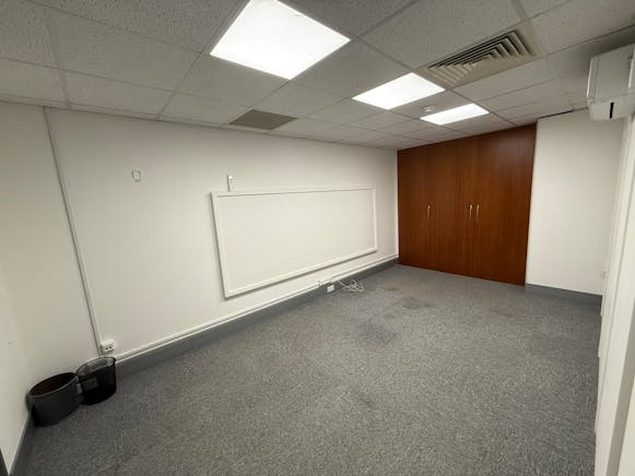 Woodland Place, Wickford, Office To Let - IMG20251119WA0057.jpg