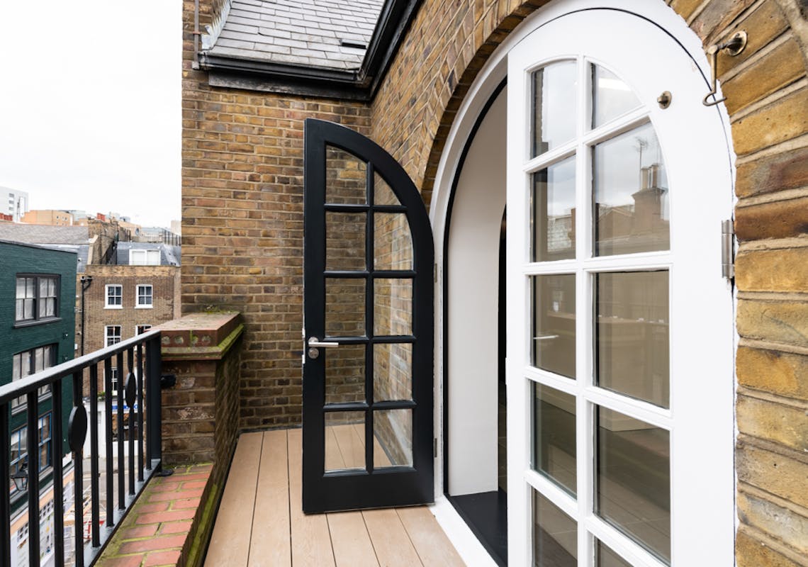 2021_03_05_J2_Shorts_Gardens0939.jpg 16 Shorts Gardens, London, Office To Let - 2021_03_05_J2_Shorts_Gardens0939.jpg