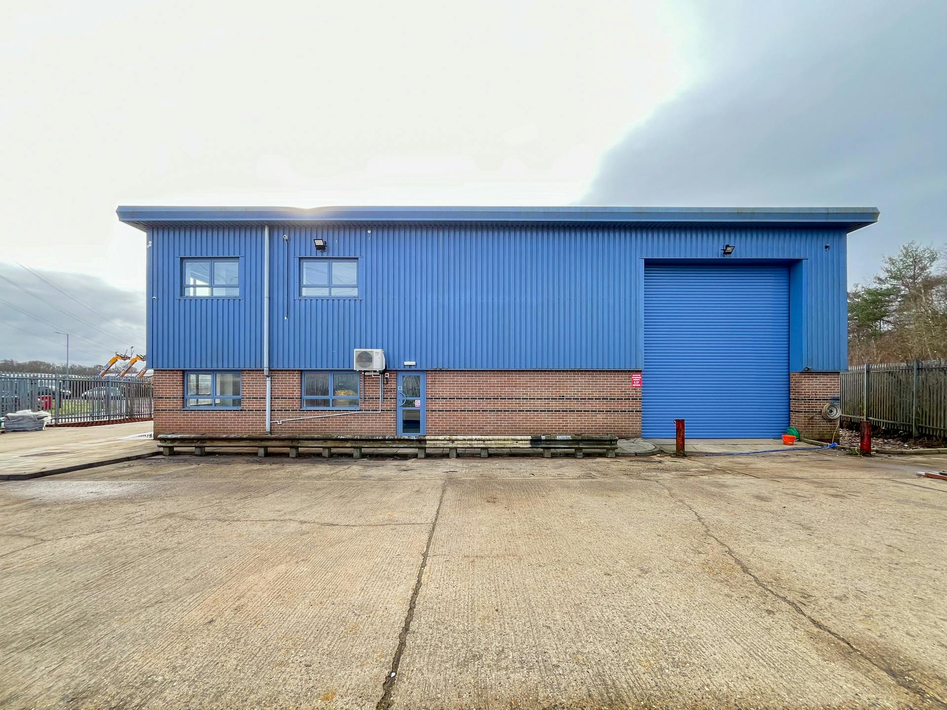 Retail/Shop in Wimborne - photo 4