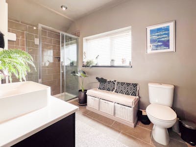 32 & 32A New Road, Porthcawl, Residential / Retail For Sale - 32A New Road010.jpg