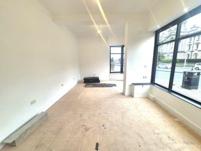 88-90 Wellington Road South, Stockport, Retail To Let - 20251110_124801.jpg