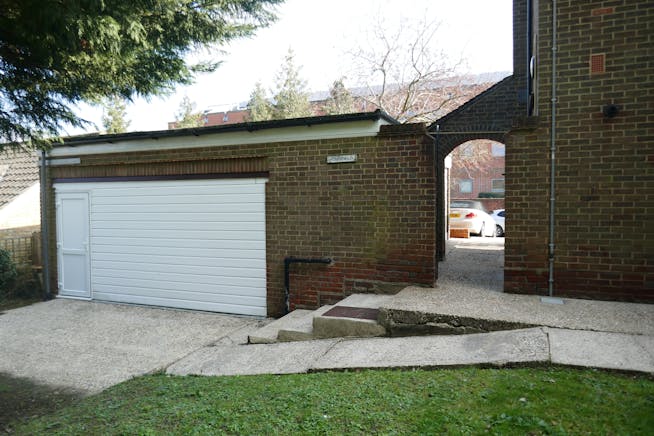 Homefield House, Homefield Close (off High Street), Epping, Offices To Let - P1020329.JPG