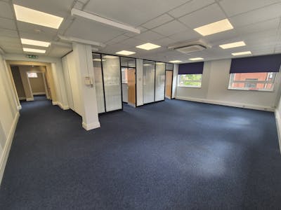 Suite 4, 1st floor Ashfield House, Stockport, Office To Let - 20250521_120349.jpg
