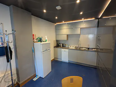 Unit 3 Kings Park Industrial Estate, Kings Langley, Industrial To Let / For Sale - PXL_20260702_131001885.jpg