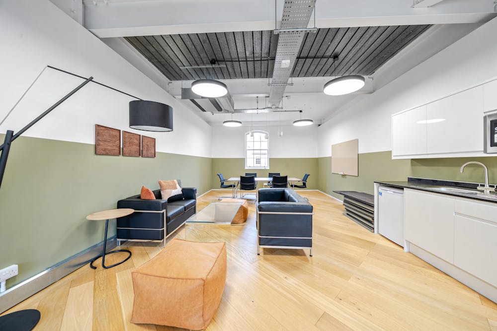 Rivington Studios, Rivington Street - 13127295685563cb23578.jpg