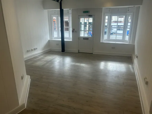 115 High Street, Marlborough, Retail To Let - Interior - front section.jpeg
