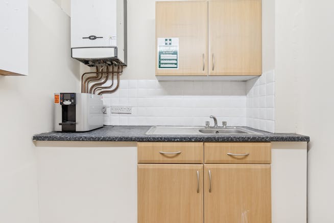 15 Temple Street, Aylesbury, Offices To Let - DSC00287-2-8f2464b9a6e6a71115831cd068fddb04.jpg