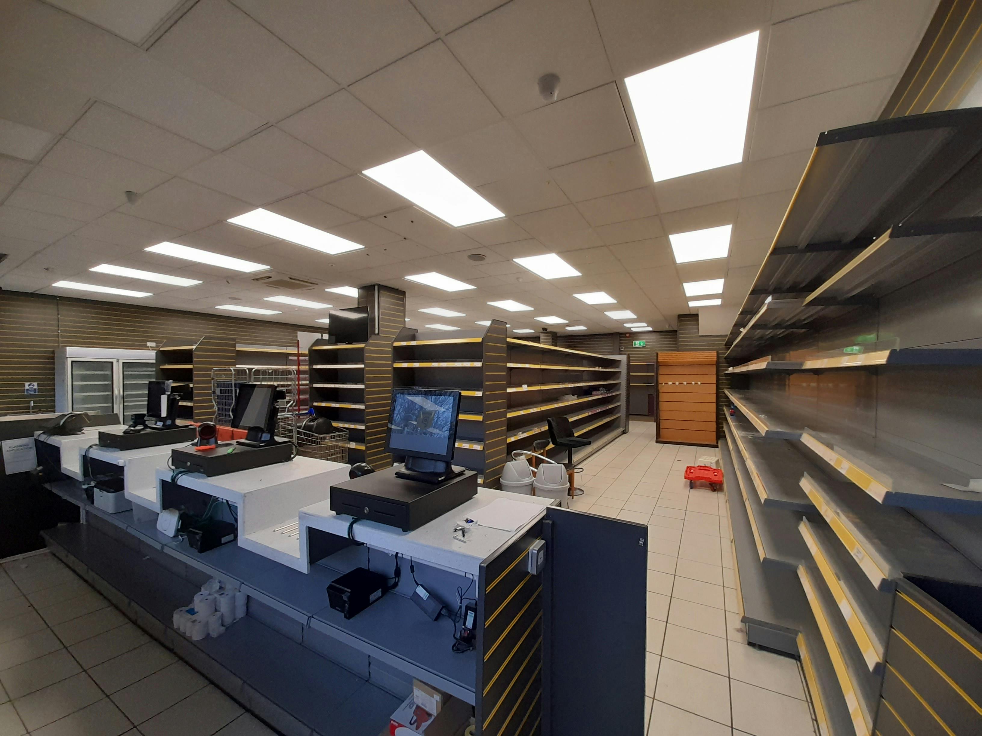 Units 21 & 22, Chineham Shopping Centre, Basingstoke, Retail To Let - 20260113_145252.jpg