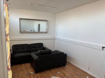 147 High Street, Potters Bar, Retail To Let - 3.jpg