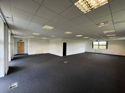 Century Court, Irvine, Office To Let - IMG_9197.jpg