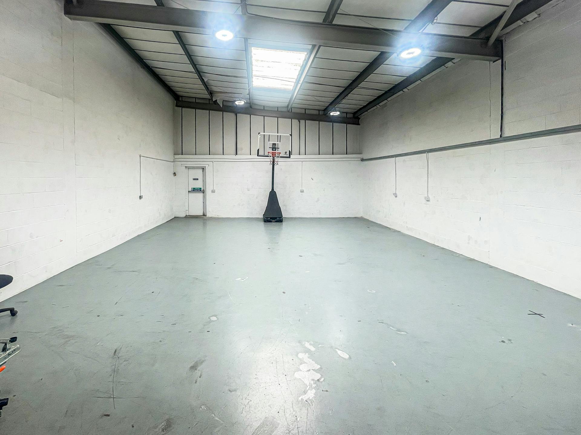 Industrial Unit in Bournemouth - photo 2