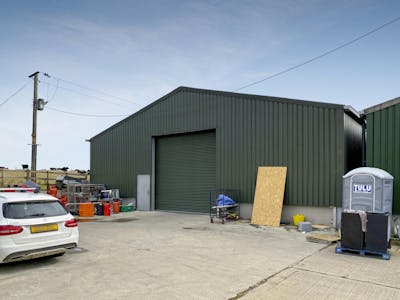 Unit 2, Berryfield Farm, Aylesbury, Industrial To Let - 8daff75ab7ae2a8fa6f5b51abfe4f2d9F2.jpg