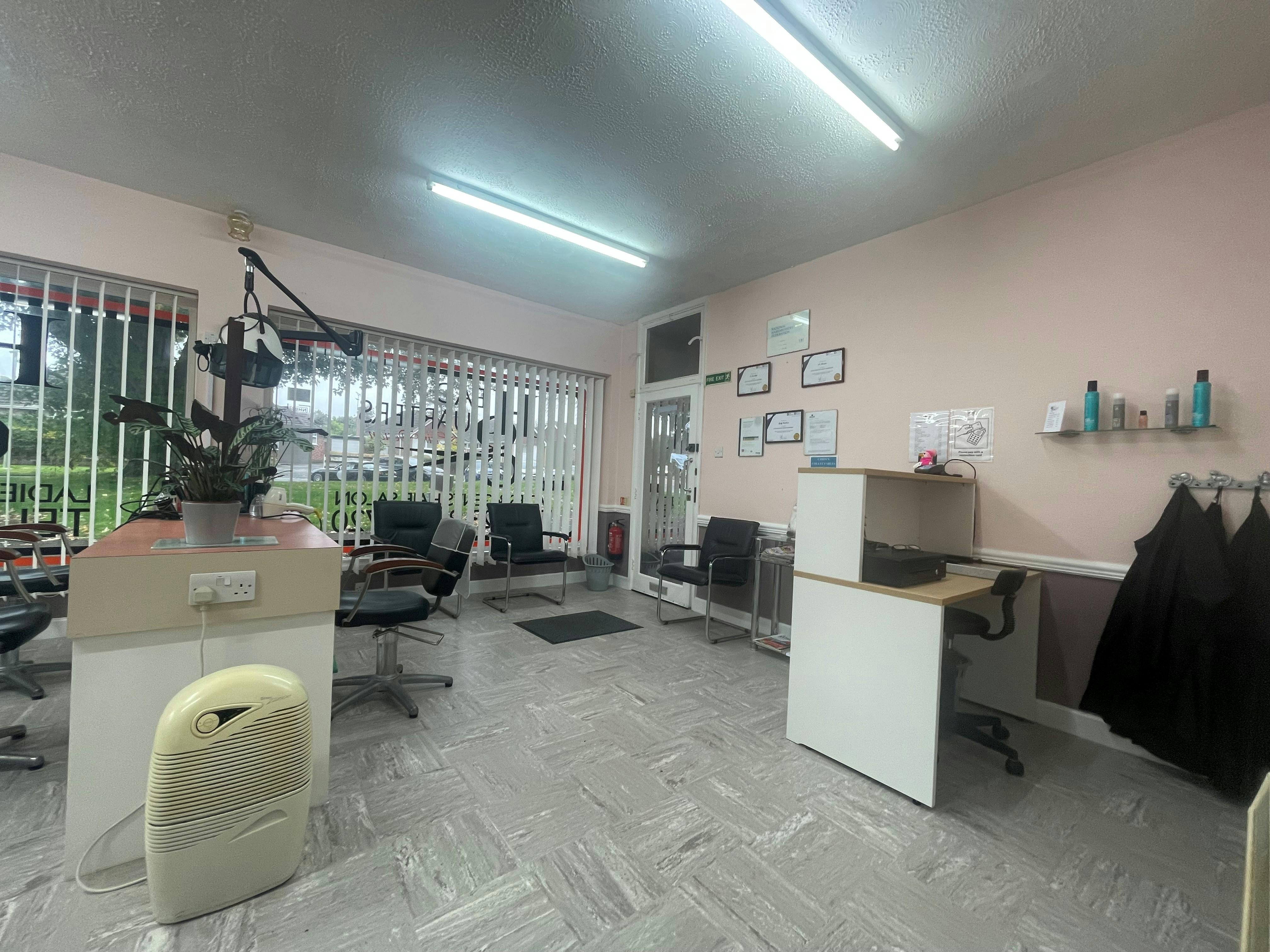 Retail/Shop in Southampton - photo 4