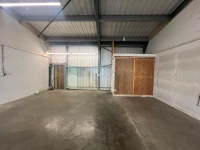 7 Brookside Centre, Southend-On-Sea, Industrial To Let - 04ad28476932446c9f44164ef703be20.jpg