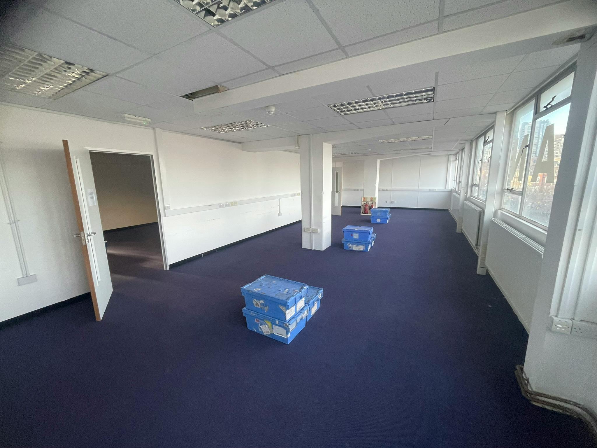Industrial Unit in Thamesmead - photo 4