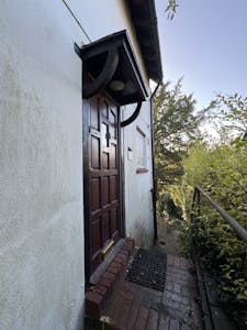 7A Downs Court Road, Purley, D1 (Non Residential Institutions) / F1 (Learning and Non-Residential Institutions) For Sale - IMG_5924.JPG