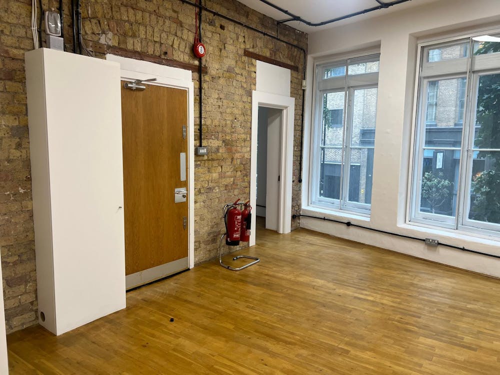 43 Clerkenwell Road, London, Office To Let - c9be0fd039f44216a6ff500a4c39bfb6.jpg