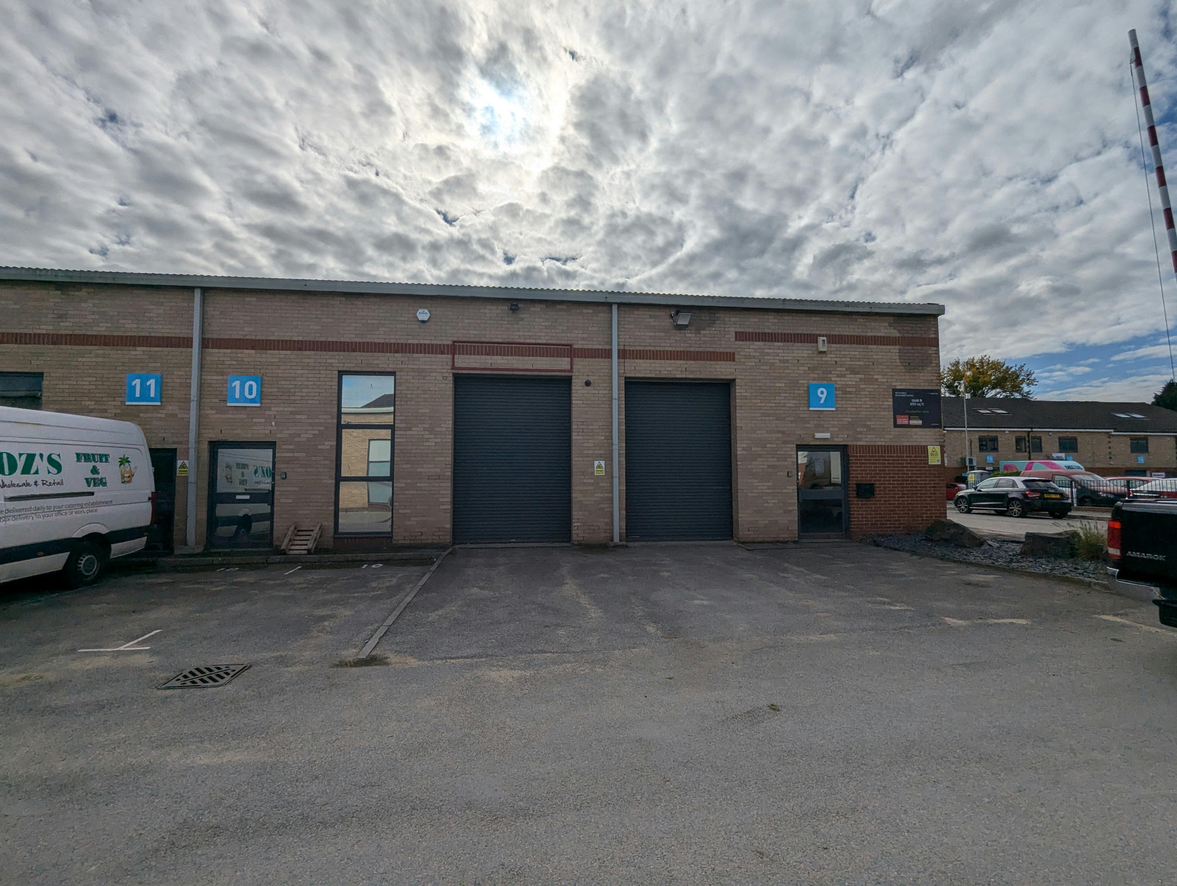 Unit 10, Woking, Industrial / Warehouse To Let - PXL_20241003_120637904.jpg