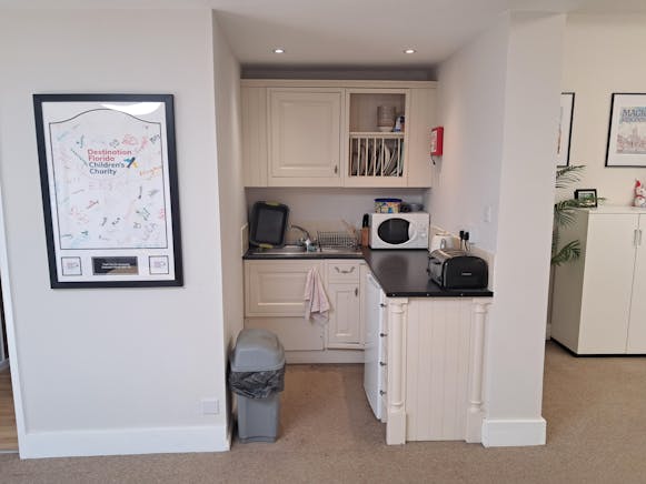 5 Royal Hunt House, Ascot, Retail To Let - proB6qABitv.jpeg