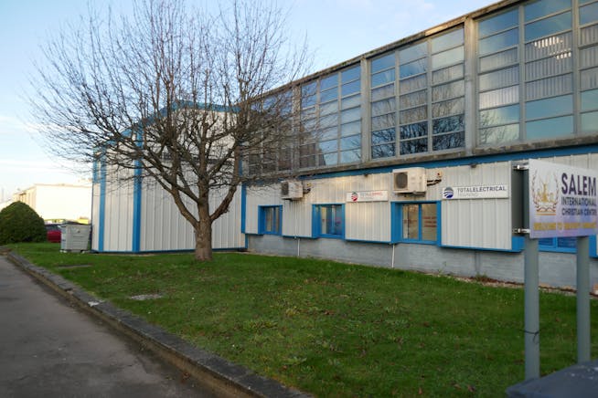 Unit 13, New Horizon Business Cente, Harlow, Offices To Let / For Sale - P1010369.JPG