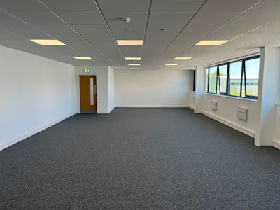 Vantage 41, Aston Clinton, Industrial / Warehouse To Let - 20260811_102456000_iOS.jpg