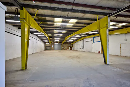 Unit 2 Greenbridge Centre, Greenbridge Road, Swindon, Industrial / Warehouse To Let - TH9E16~1.JPG
