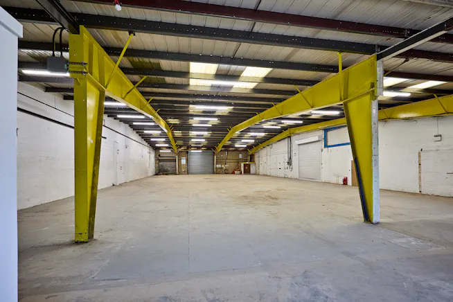 Unit 2 Greenbridge Centre, Greenbridge Road, Swindon, Industrial To Let - TH9E16~1.JPG