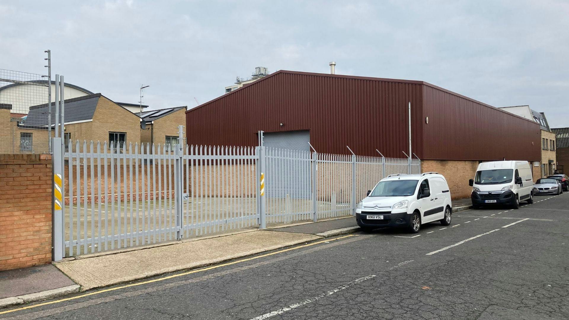 Industrial Unit To Let, London