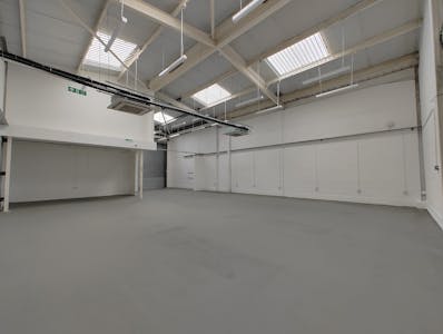 Unit 1 Rutland Studios, White City, Industrial To Let - Rutland 1  Inside.jpg