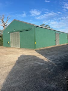 Warehouse 1, Soake Farm, Waterlooville, Warehouse To Let - 2.jpg