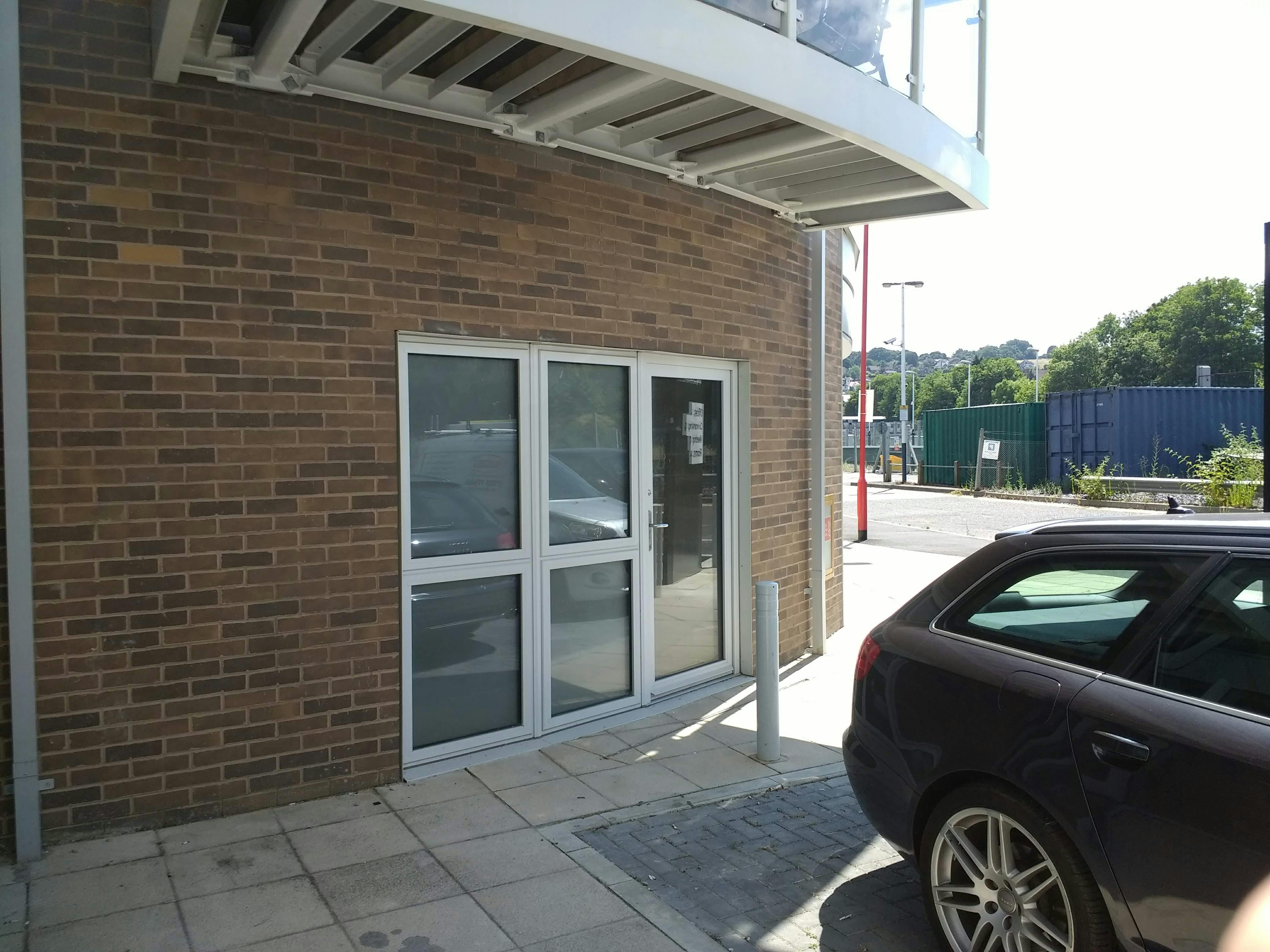 Office in Guildford - photo 3