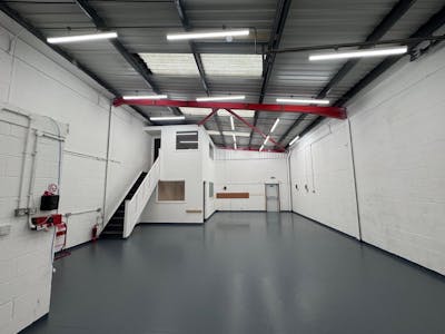 Unit 22 The Hawthorn Centre, Harrow, Warehouse To Let - Unit 22 Hawthorn Centre (2).jpg