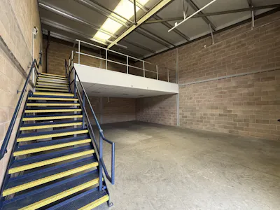 Unit 17 Glenmore Business Park, Southmead Close, Swindon, Industrial / Warehouse To Let - 35569df2-7bd4-4a59-b37a-5faf59c5ff88.jpg