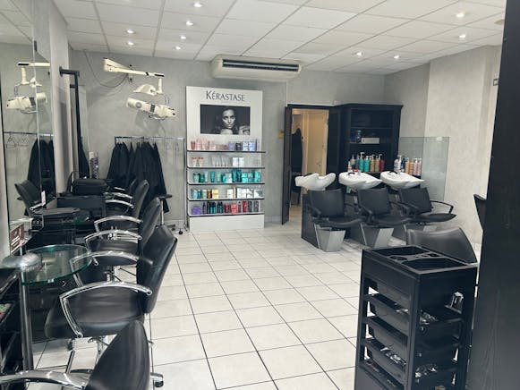 63 Chobham Road, Sunningdale, Retail To Let - 3.jpg