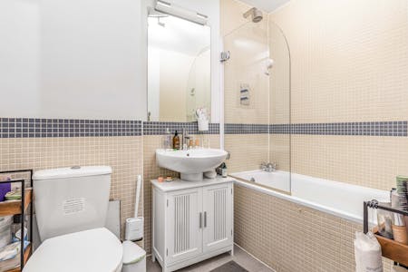 Friend Street, London, Residential Flat To Let - Bathroom