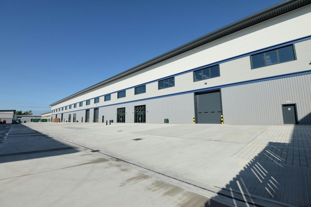 Vauxhall Trading Estate, Reddish, Industrial / Warehouse To Let - 3a8fd7c60485a9581dfe63a37bbfe403-7861103a89d627edbdffa0dffe51acd5e799cbb71f6648efa858958847654c64.jpg