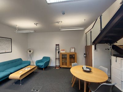 The Loose Box, Hathersage Hall, Hope Valley, Office To Let - 20250723_103008.jpg