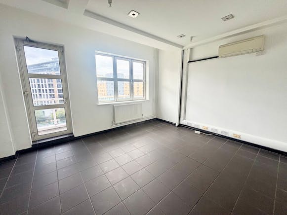 Unit 202-203, Harbour Yard, London, Office To Let - IMG_4692.jpeg